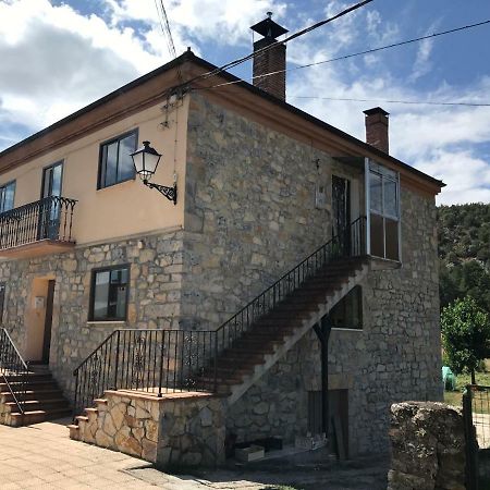 Casa De Pueblo Con Merendero Alquilable Opcionalmente Casarejos Екстериор снимка